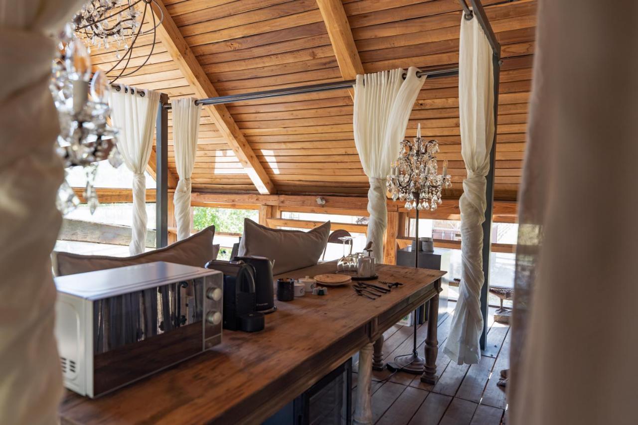 Inspiring Farm Sanctuary And Famous Painting Pig Hotel Franschhoek Buitenkant foto